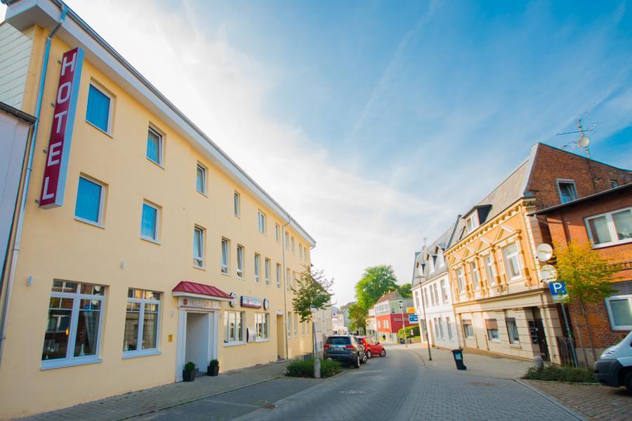 Hotel&Restaurant Wiggers Bad Oldesloe Buitenkant foto